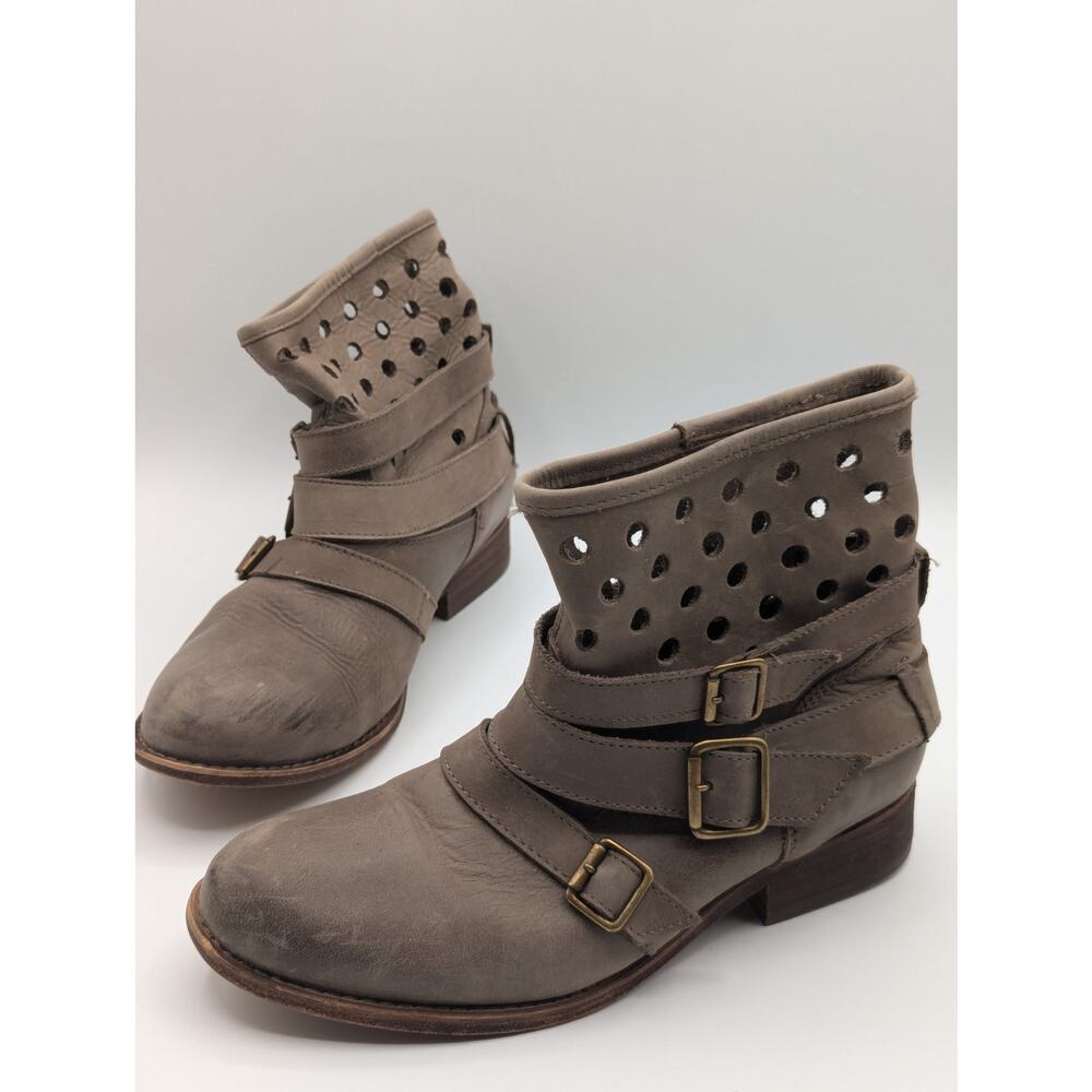 Hinge Nordstrom | Leather Laser Cut Ankle Boots | 7M